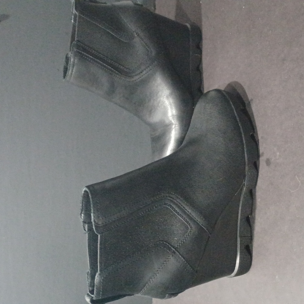 SOREL JOAN UPTOWN CHELSEA BLACK LEATHER HIDDEN WEDGE WOMEN'S ANKLE BOOTS PRE-OWN